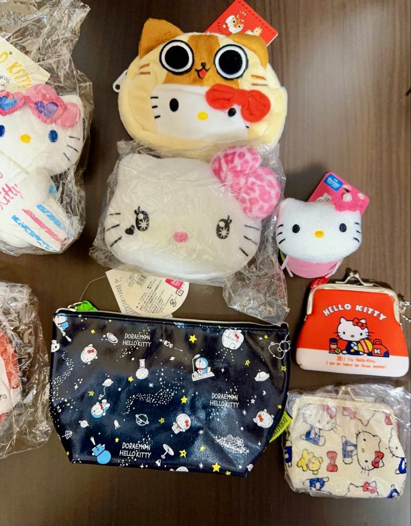 公*o様 ハローキティ ぬいぐるみ マスコット くじ クレヨンしんちゃん ドラえ