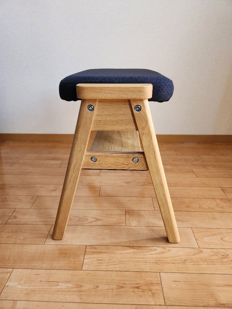 無印良品　残反をつかったスタッキングスツール　ネイビー