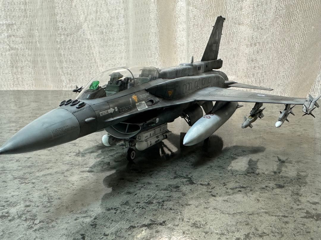 ハセガワ1/48 F-16F (BLOCK 60)FIGHTING FALCON