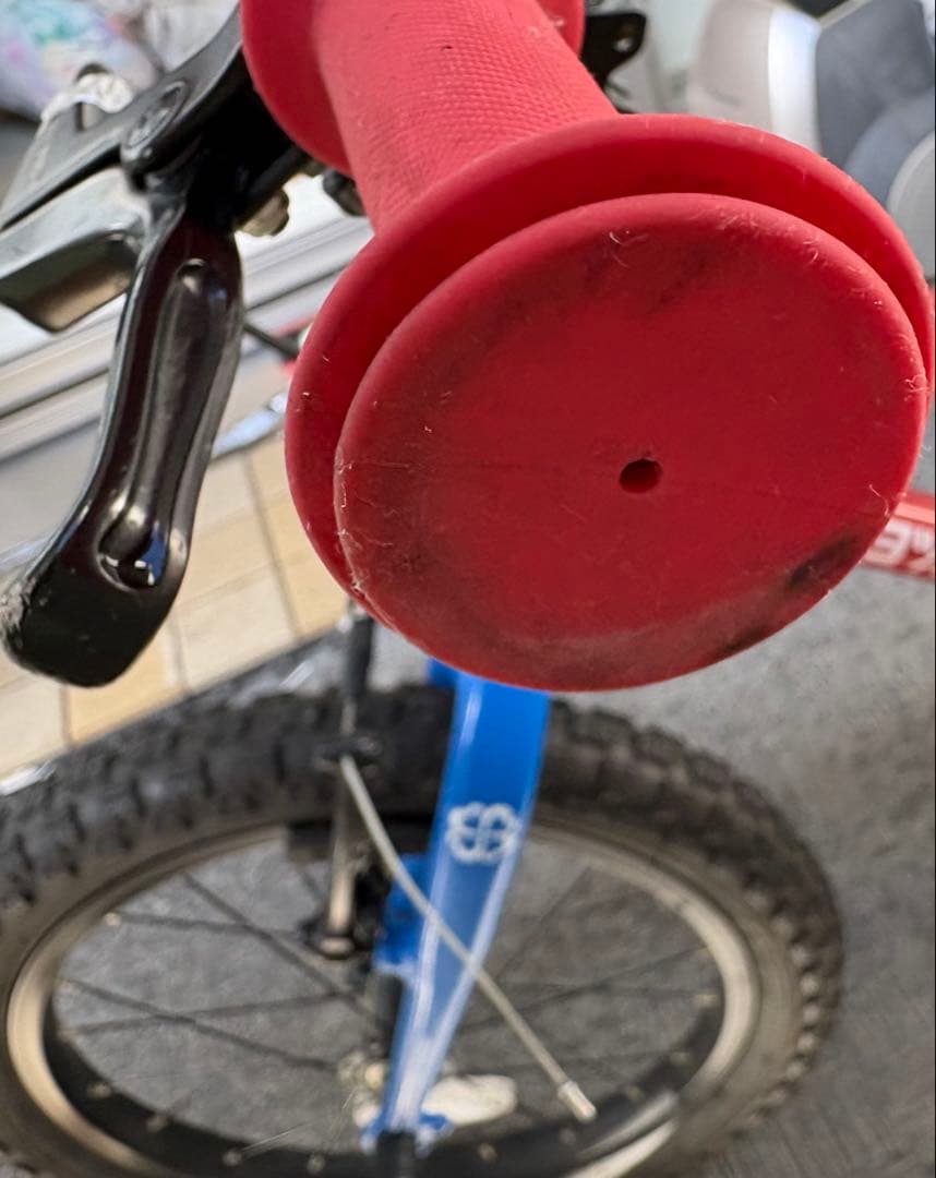 【値下げ済・送料込】ヨツバサイクル 16インチ自転車　ヒーローレッド