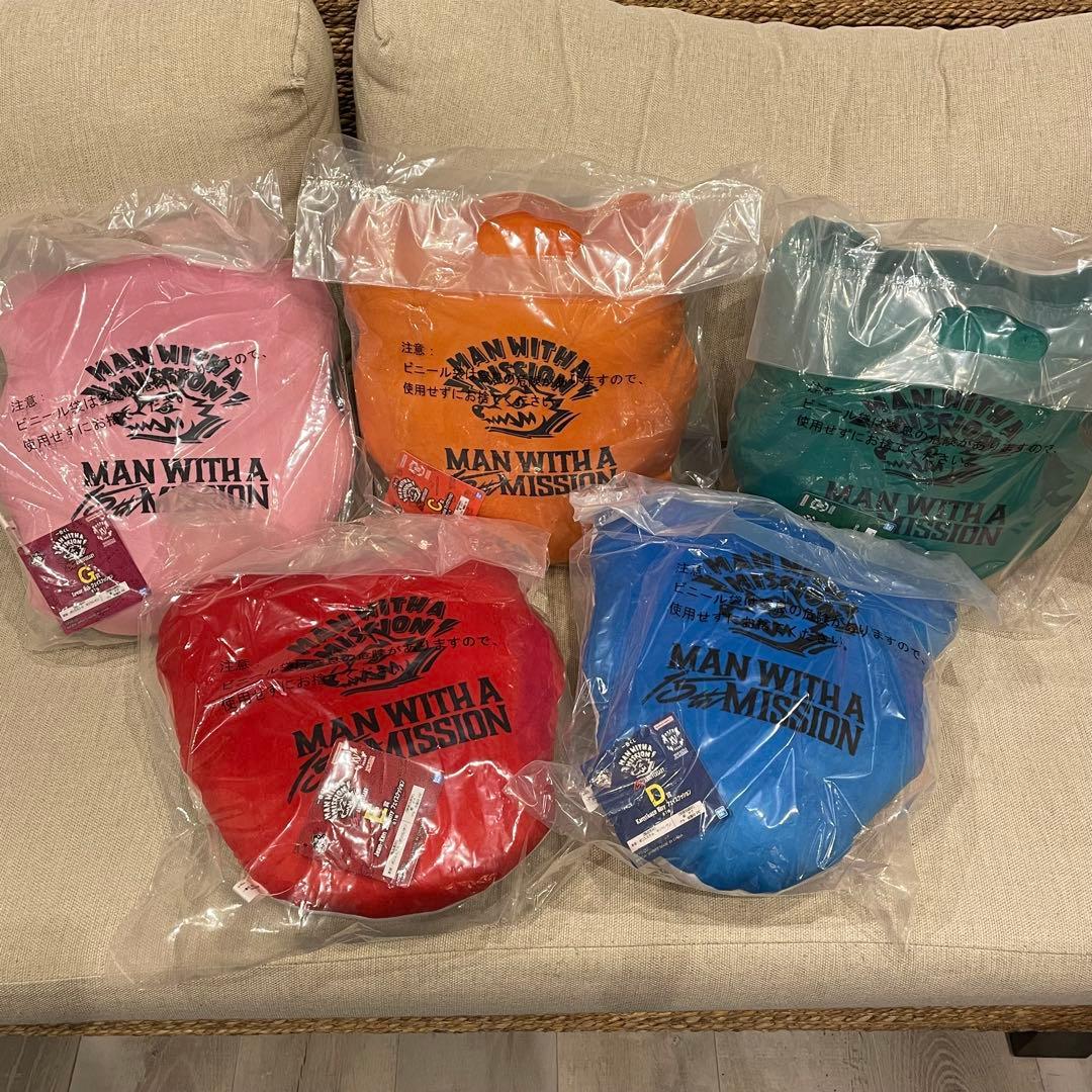 MAN WITH A MISSION 一番くじ⭐︎クッション⭐︎コンプリート - メルカリ