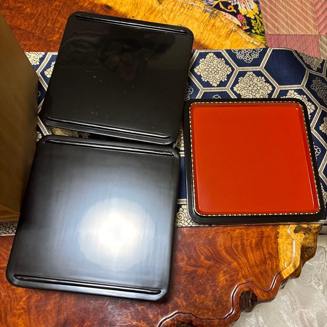 二役堂製 金箔装飾 重箱 - 工芸品最 安 価格