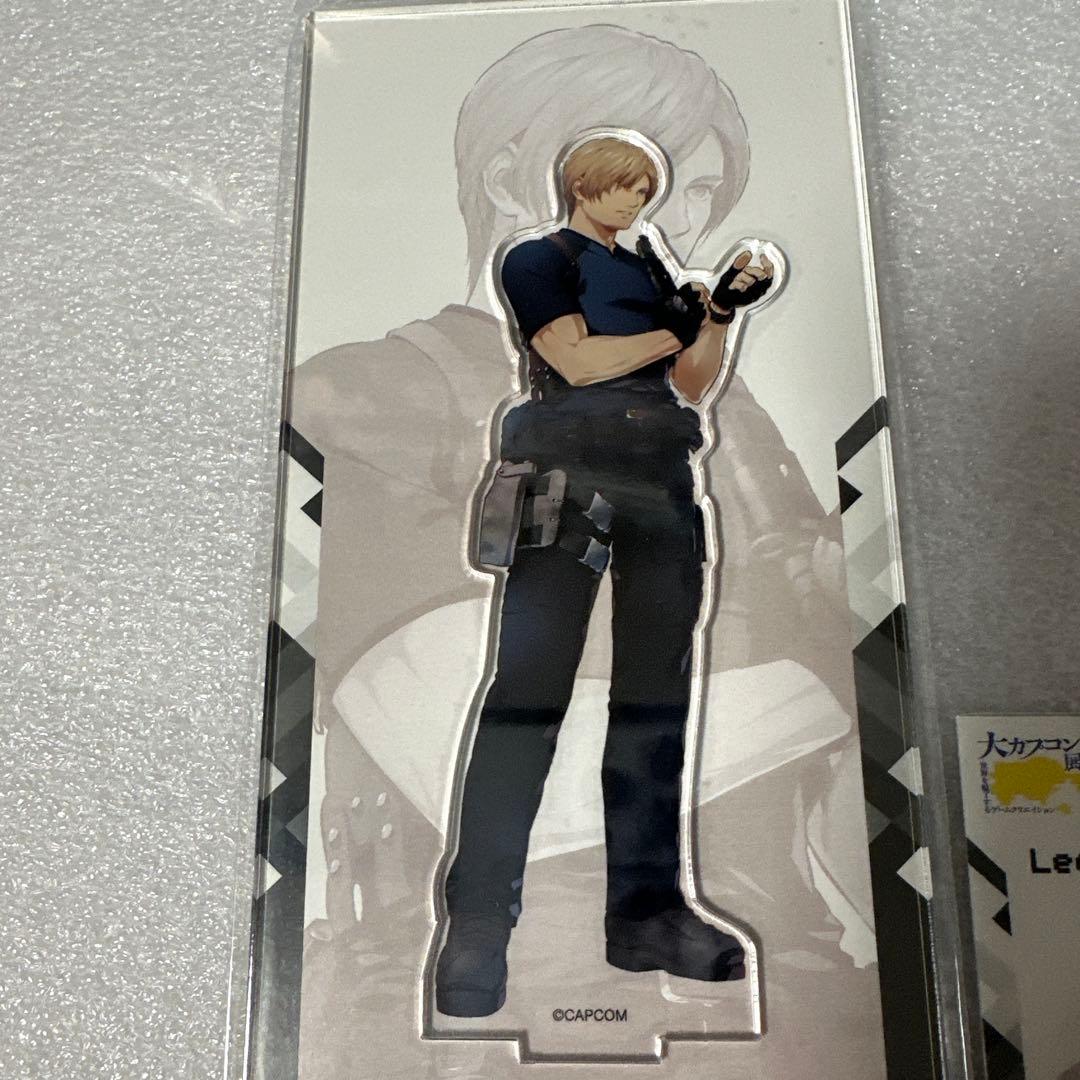 大カプコン展 バイオハザード Leon アクリルスタンドとキューピー