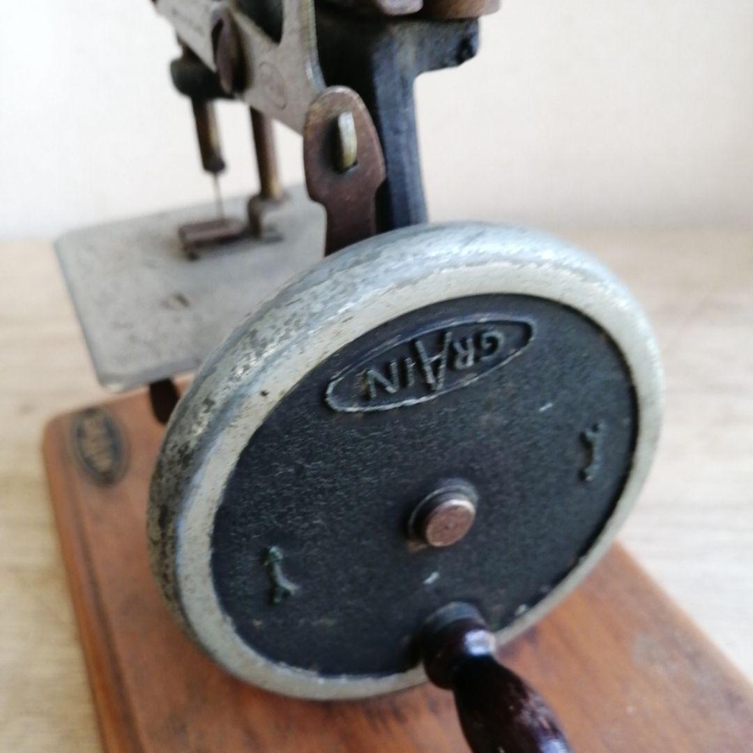 アンティーク ミシン イギリス GRAND ミニ 手回し オブジェ ミシン