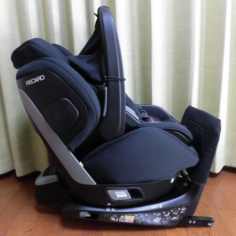 美品 RECARO レカロ ZERO1チャイルドシート R129 取り外し可能