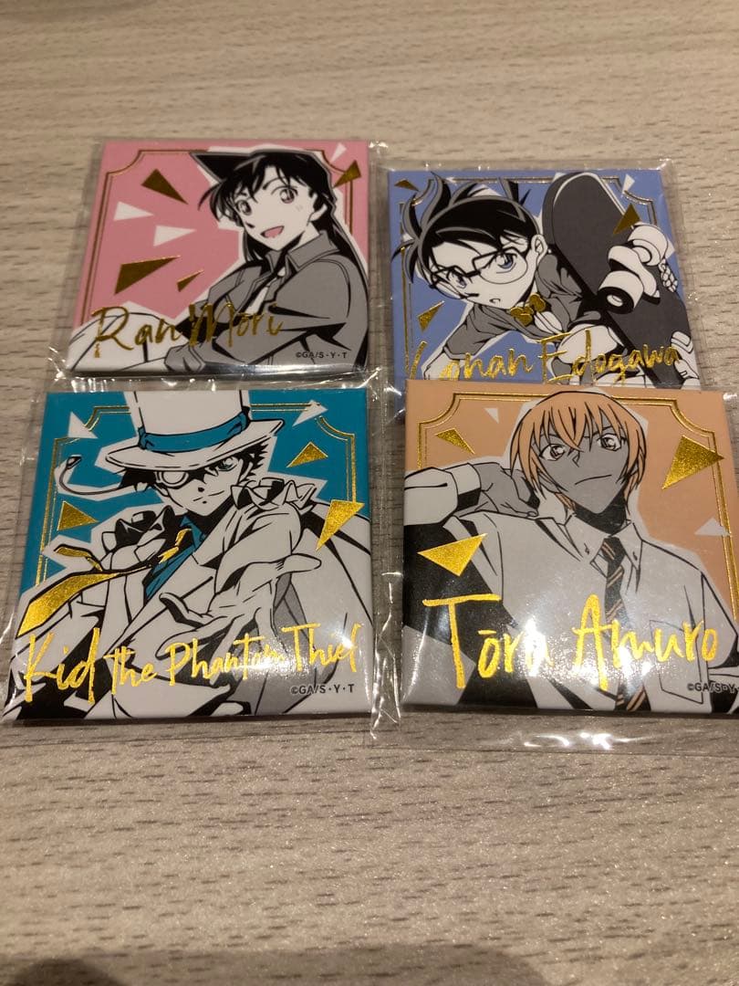 名探偵コナン 箔押しスクエア缶バッジ コナン 蘭 怪盗キッド・安室透