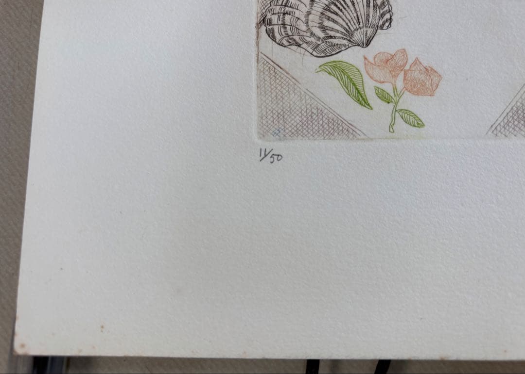 銅版画家 小池暢子 作 1978年「乾いた浜をみるマロック人形 」11/50