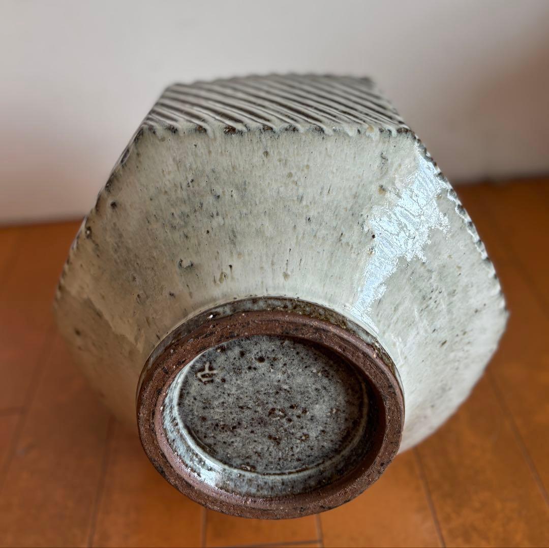 共箱・落款あり・美品】河井久 白釉線彫壺 高さ30cm