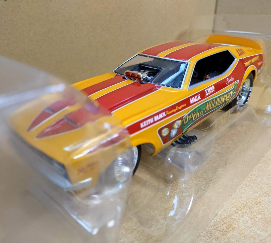 1/18 ロングノーズ マスタング シャーリー マルダウニー 1972 ミニカー