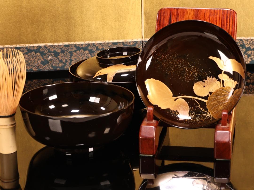 BK413　時代輪島塗　蓮図金蒔絵　吸物椀　二客　木製　茶道具 懐石 会席 菓子