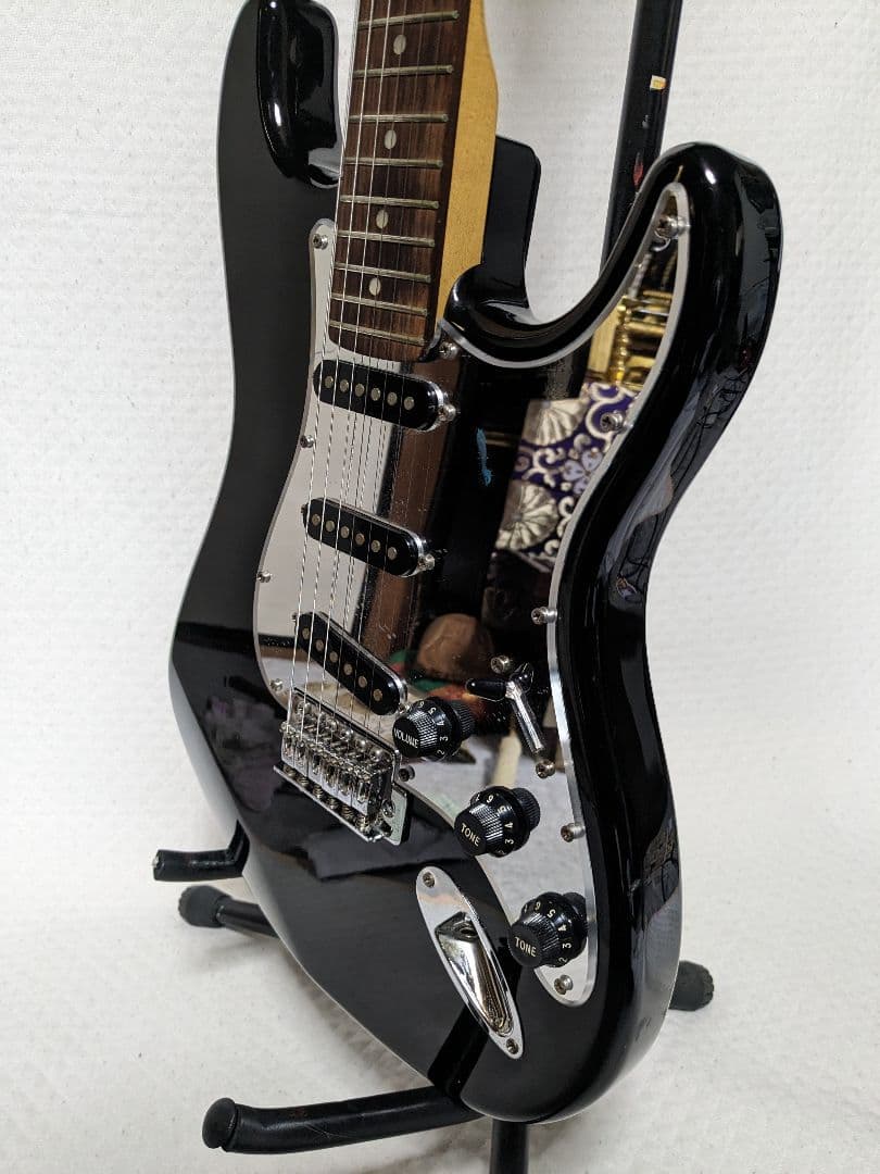 セルダー、ストラトキャスター、ミラーピックガード、エレキギター