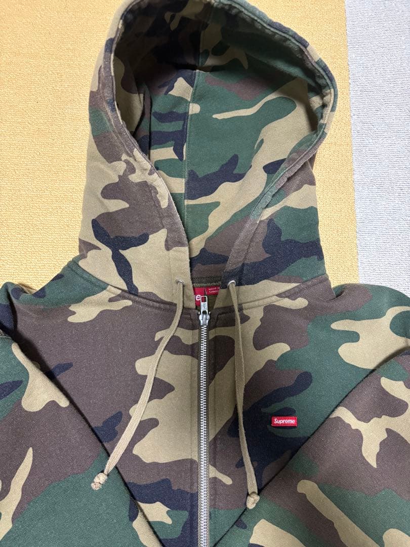 Supreme Small Box ジップパーカー　tig着用