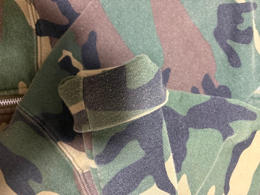 Supreme Small Box ジップパーカー　tig着用