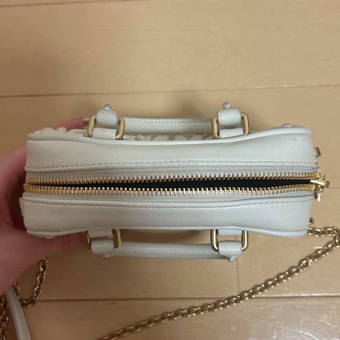 MIU MIU マテラッセショルダーバッグ チェーン付き