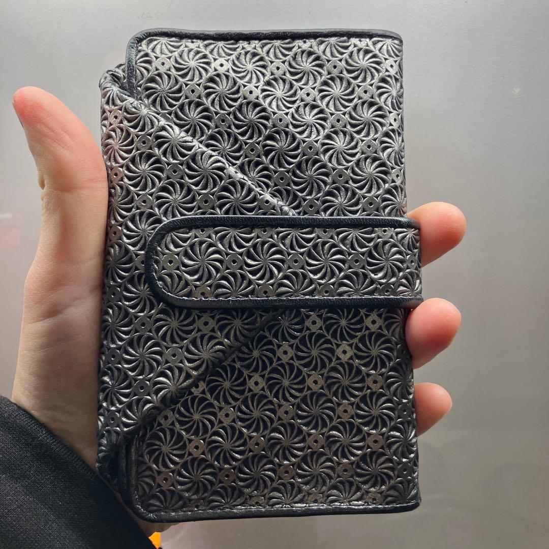 ま*お様 ハヤシヒロコ　ジラソーレ　財布　ブラック　 ミニモ