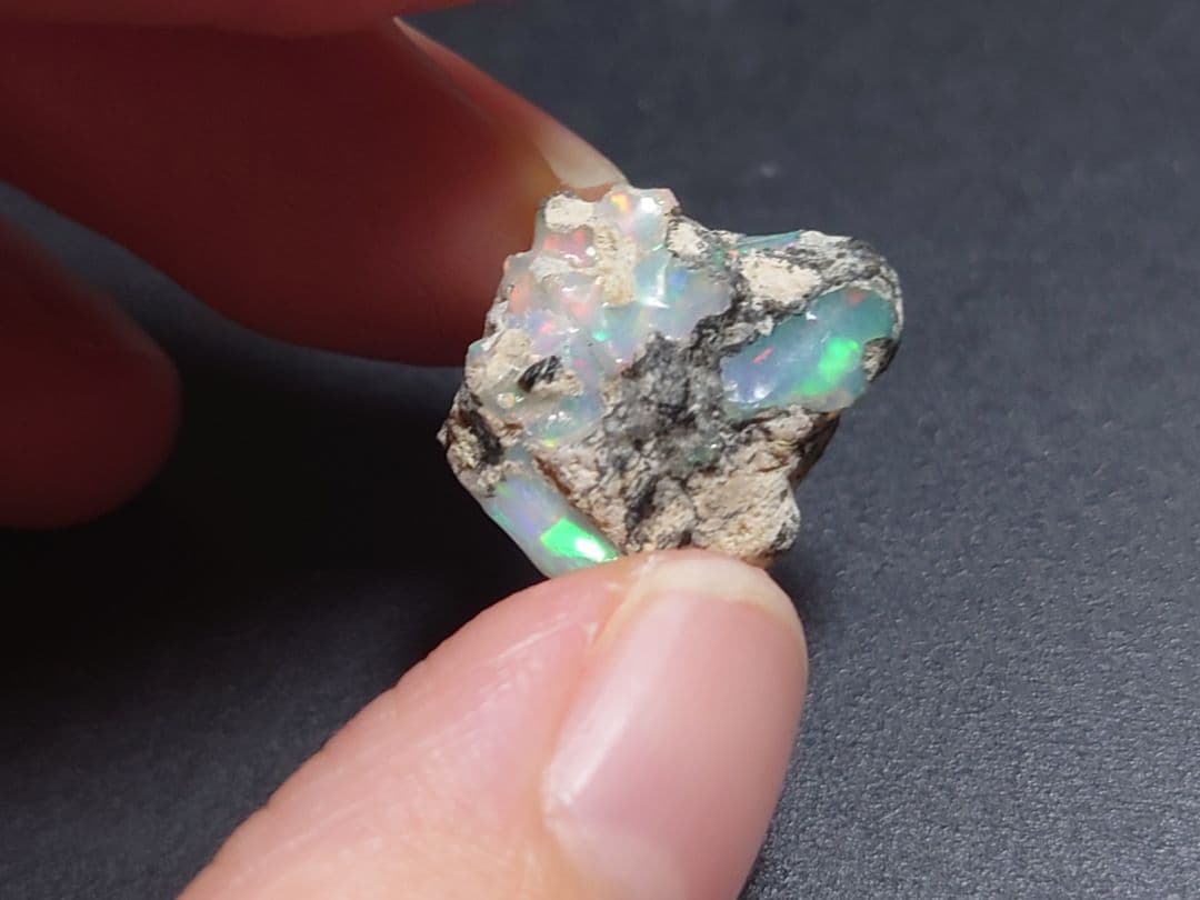 エチオピアウェロ産 オパール ジュエリーグレード 原石 鉱物標本