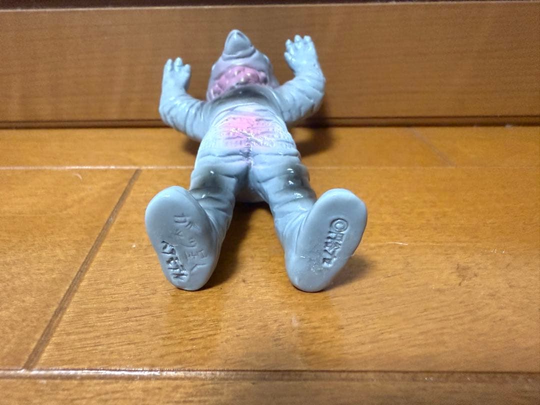 ベアモデル ガッツ星人 ミニソフビ ヘッダー付き - メルカリ