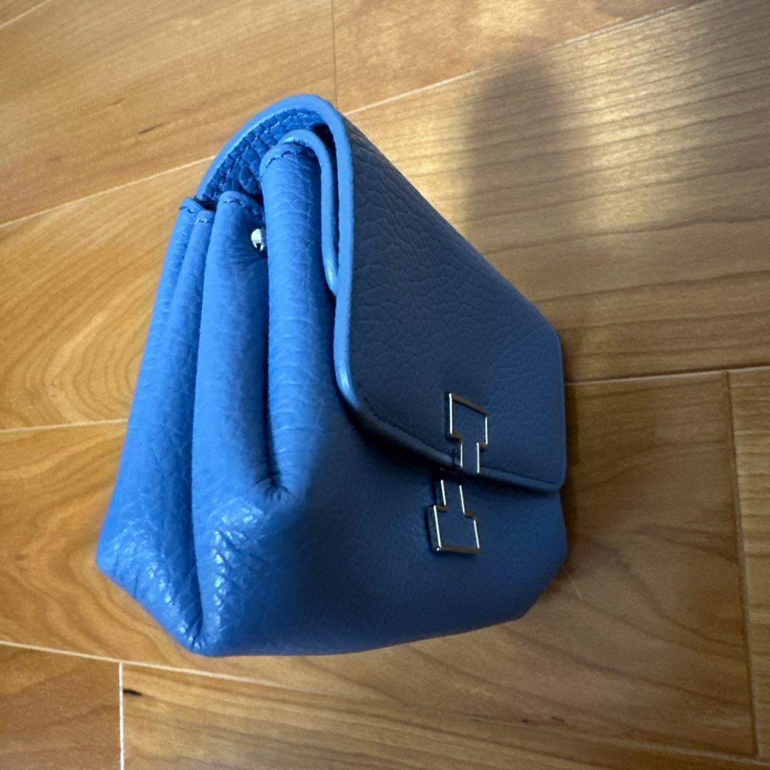 イアクッチ　二つ折り財布