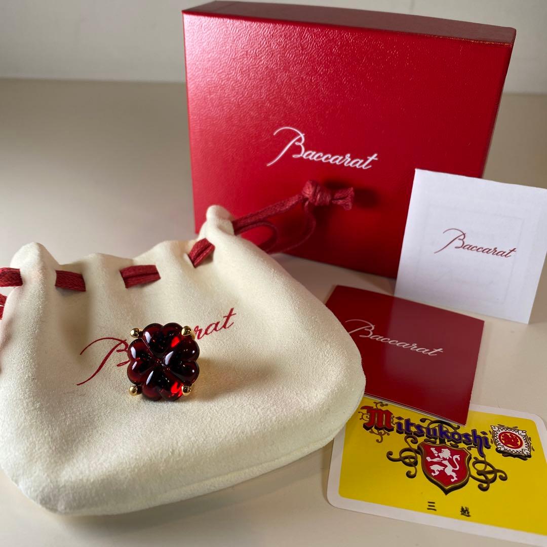 ウィークエンズ weekends ピンクのテリアとビーチボールのブローチ