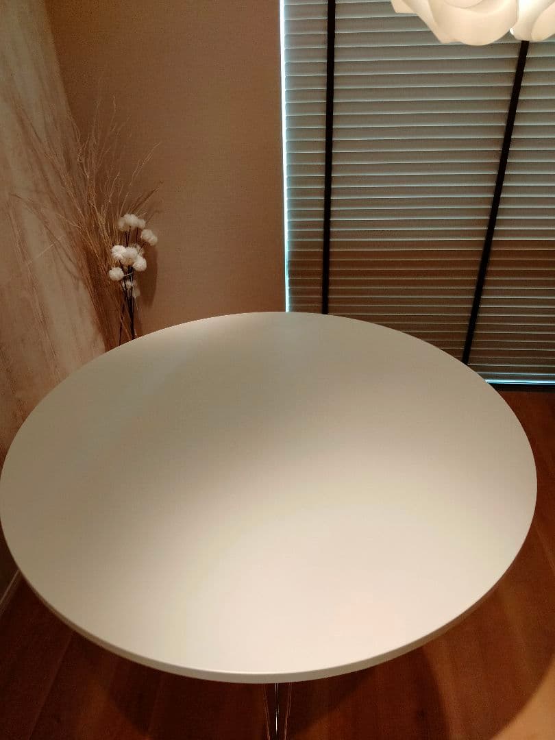 (値下げ中)円形ホワイトダイニングテーブル 直径120cm