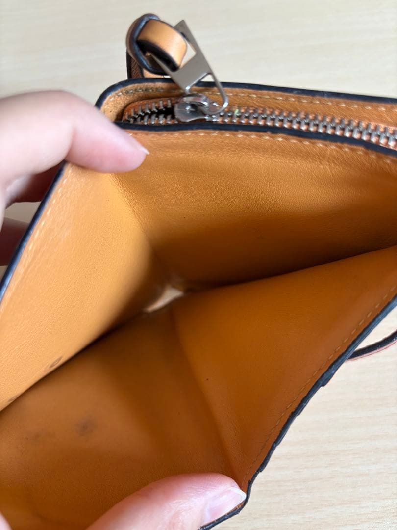 LOEWE ロエベ 茶色 二つ折り財布