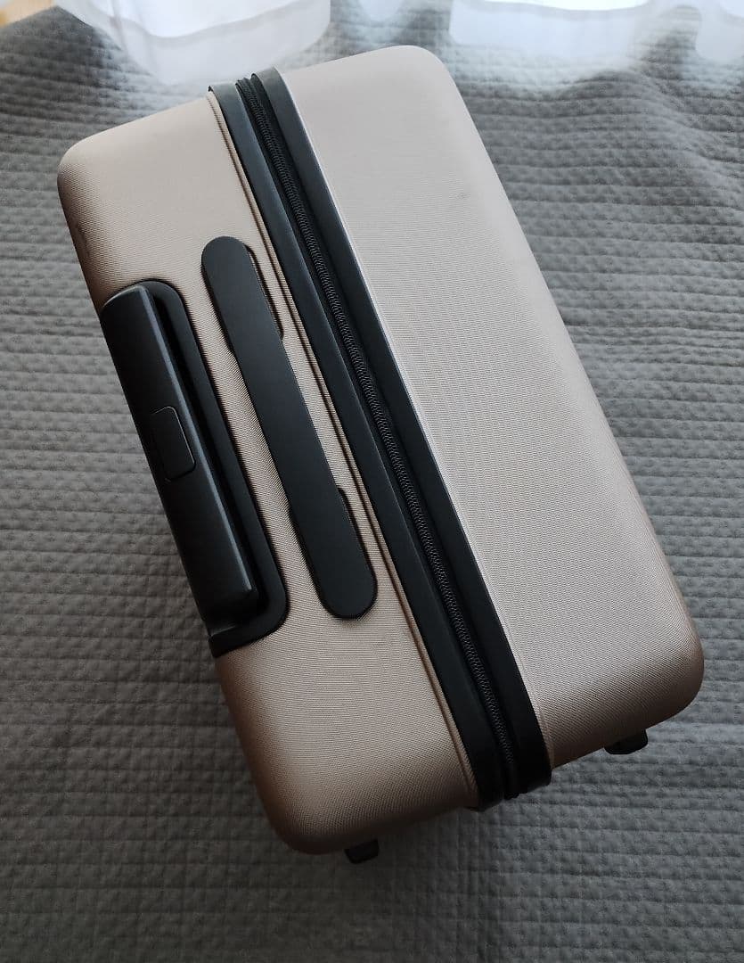 □無印 キャリーケース 65L タイヤロック機能付