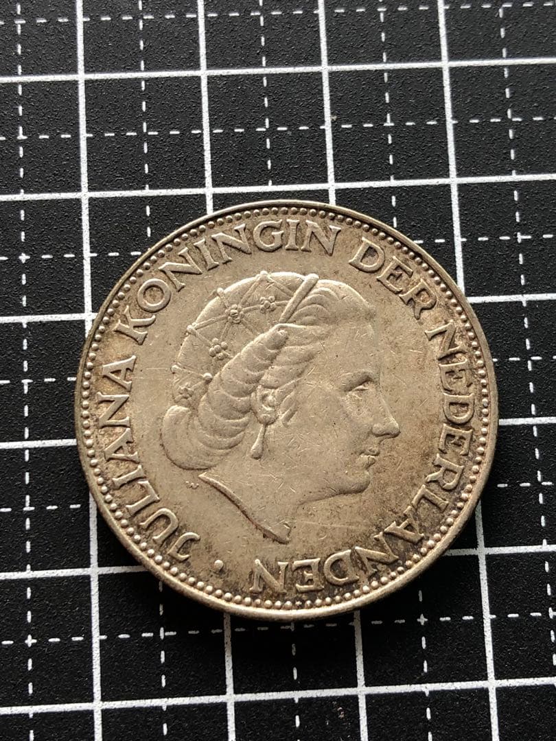3304【オランダ】1962年2.5ギルダー銀貨 コイン - メルカリ