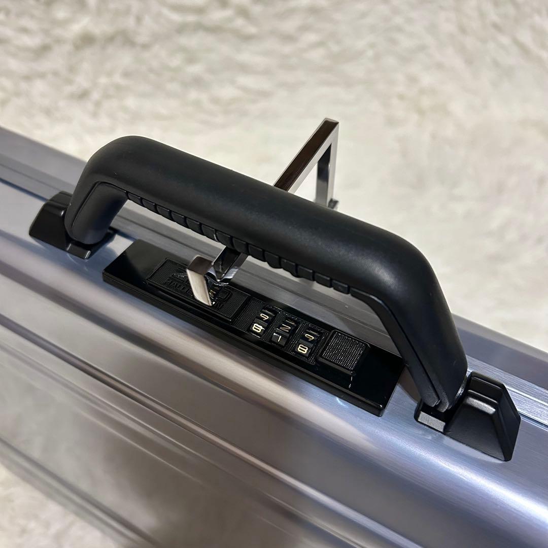 未使用　ゼロハリバートン　アタッシュケース　ブルーグレーカラー