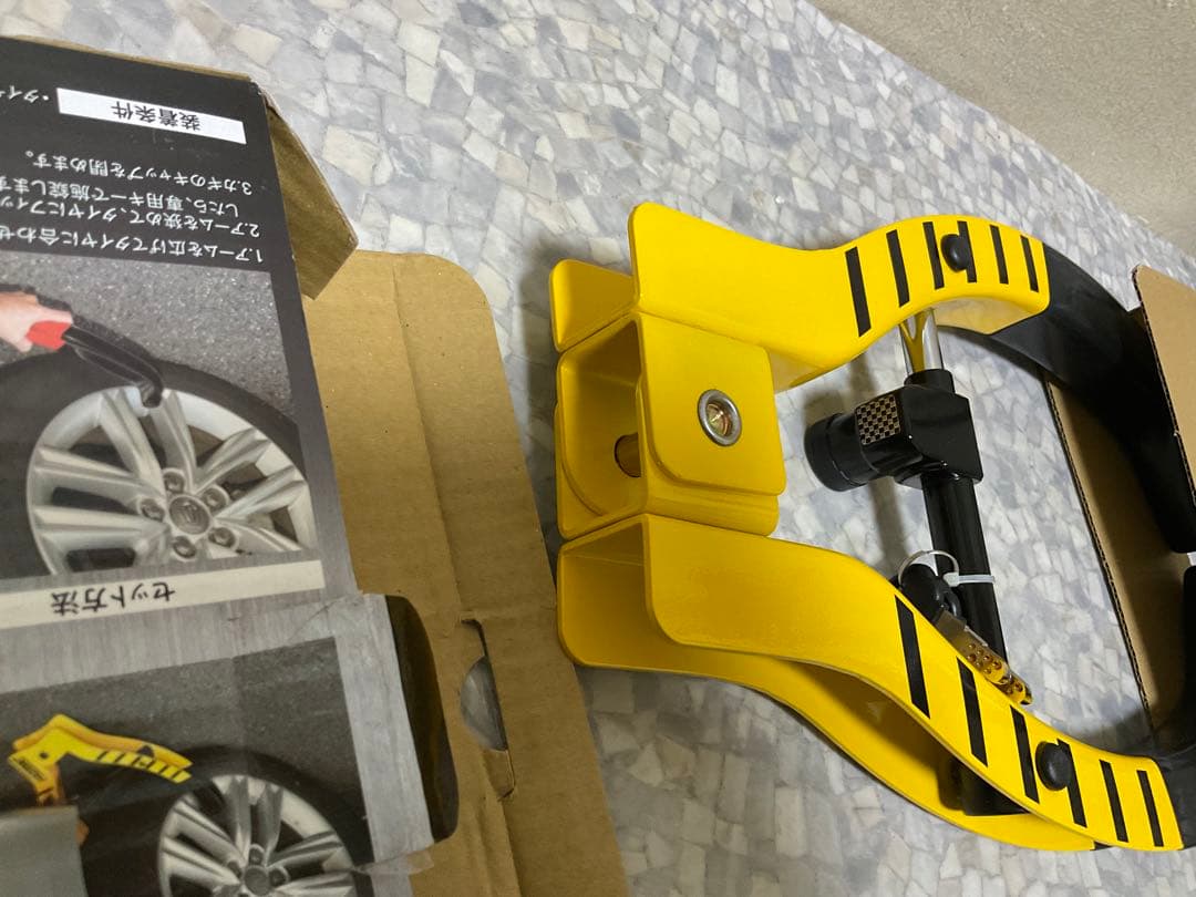 新品未使用品HORNET タイヤロック 鍵付き 防犯ステッカー付き