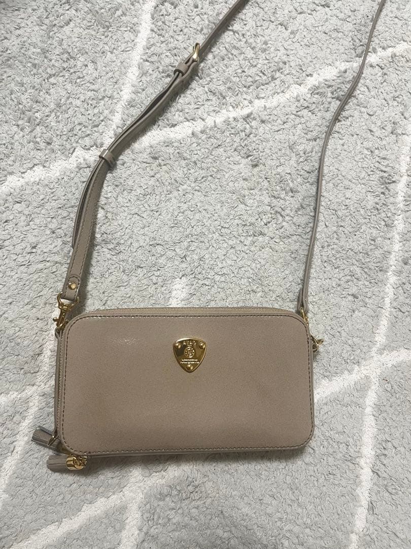 ATAO アミュレット　パールグレージュ