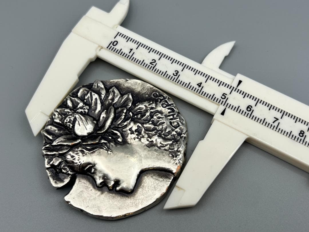 海】蓮の少女 横顔 ブローチ ペンダント 佐藤忠良作 佐川美術館 元