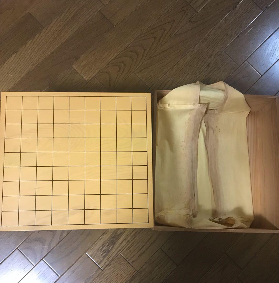 と*も様 希少‼︎ 井上一郎碁盤店製 日本産 本榧 将棋盤足つき中古品