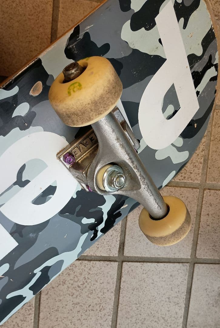 中古 プレミアム スケートボード 8.0インチ