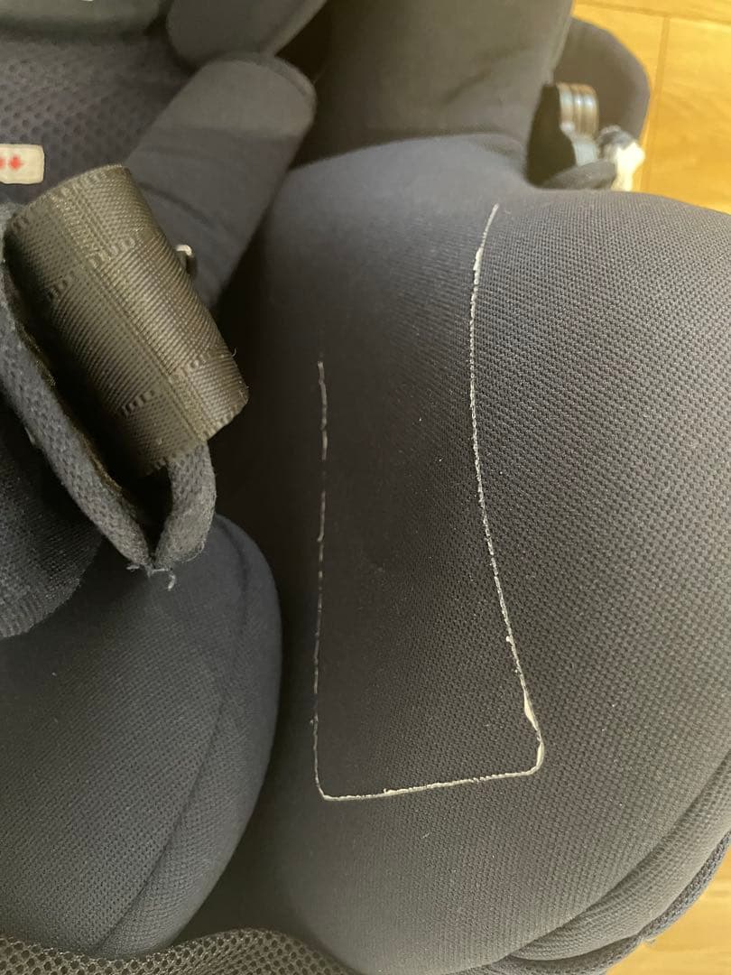 エールベベ　クルット5 oui ISOFIX ネイビー