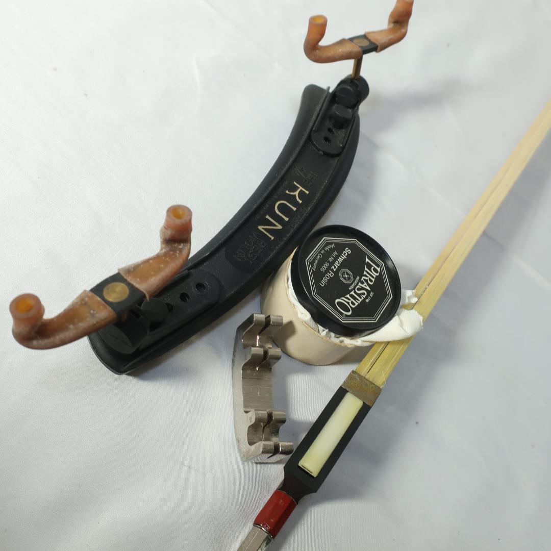 Artisan SVS-400 バイオリン 4/4 ケース 弓 KUN肩当 付属