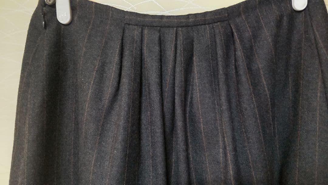 マーガレット・ハウエル　ダークグレー プリーツ スカート　Ⅱ