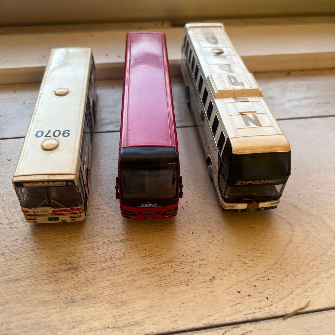 バスの模型です15個