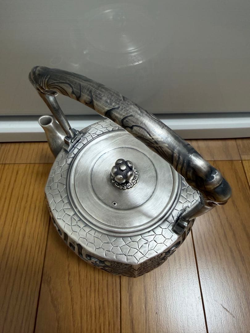純銀製 四面饕餮文様彫刻 銀瓶 湯沸 煎茶道具 古美術 約622g - メルカリ