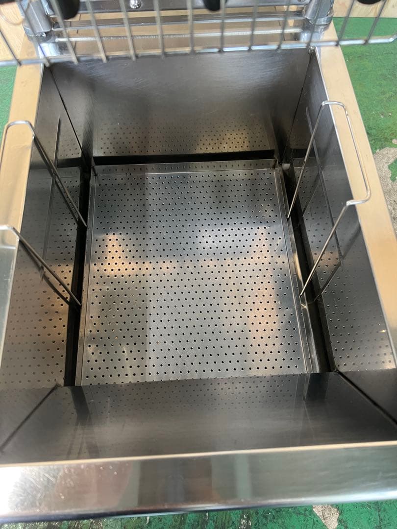 2020年 マルゼン卓上電気フライヤー 8L 3相200V