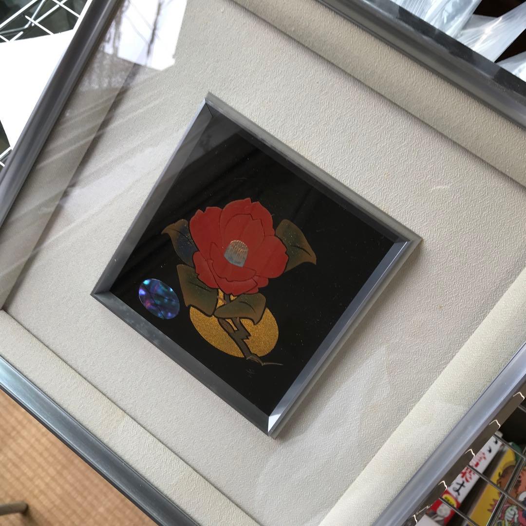 金箔 椿のアート作品