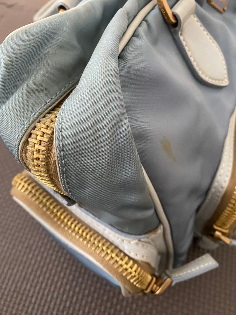 プラダ　ナイロンハンドバッグ