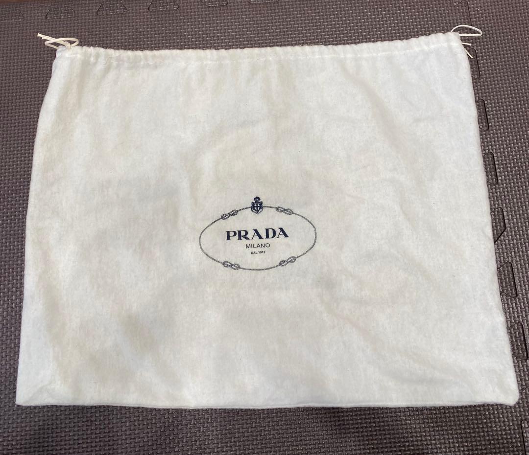 プラダ　ナイロンハンドバッグ