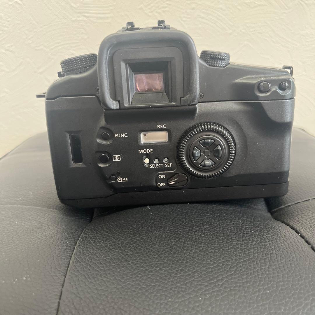 ジャンク品 cannon キャノン EOS 一眼レフフィルムカメラ レンズ付き