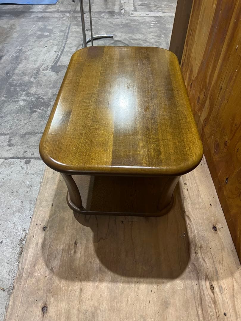 スペイン製 カントリー家具 3本脚 パイン無垢材 天板タイル装飾 彫刻