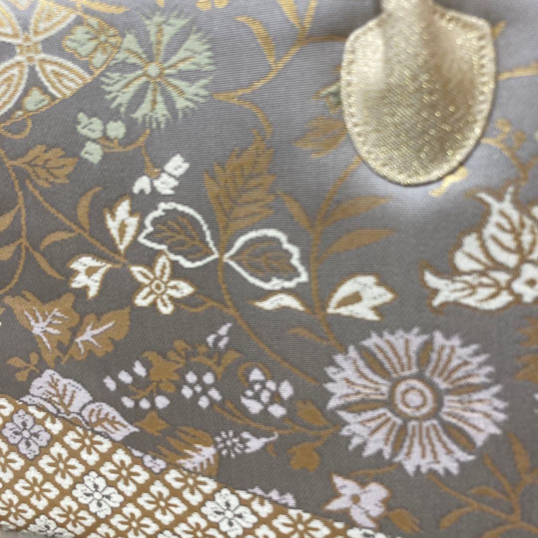 和装用バッグ 金色と銀色の花柄　着物　絹　シルクガード　未使用