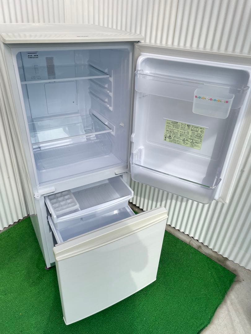 820 シャープ 左右付け替え可能ドア 2ドア冷蔵庫 一人暮らし 単身 ホワイト