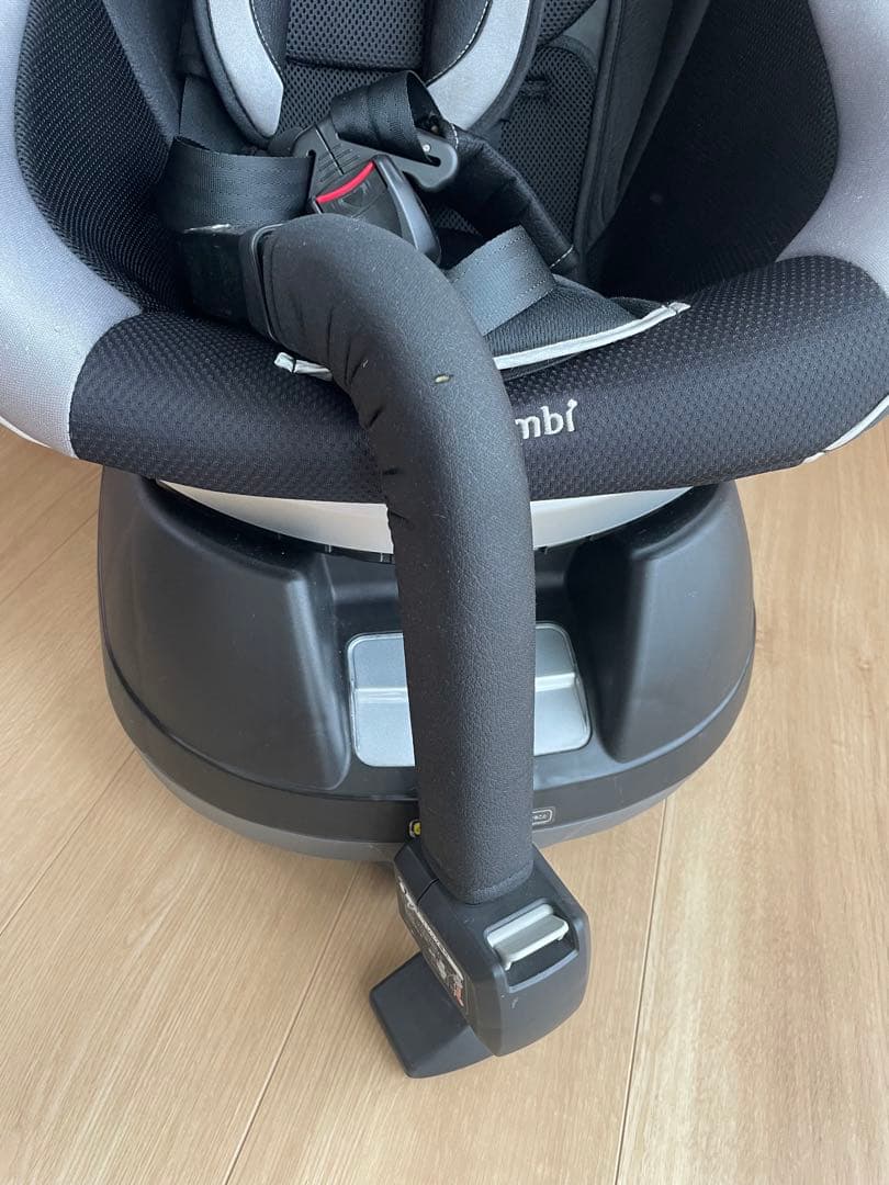 combi ネルーム エッグショック NC570 チャイルドシート シートベルト