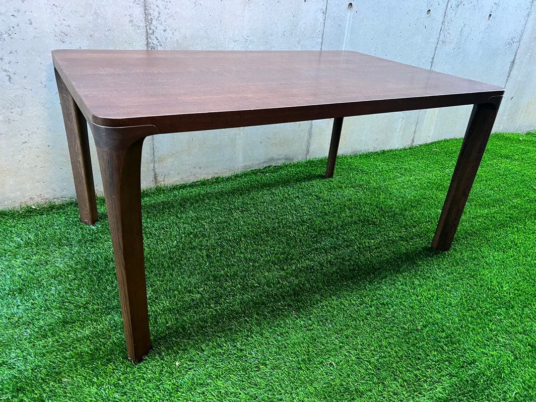 カリモク 60 家具　ダークブラウン 木製 ダイニングテーブル　4人用