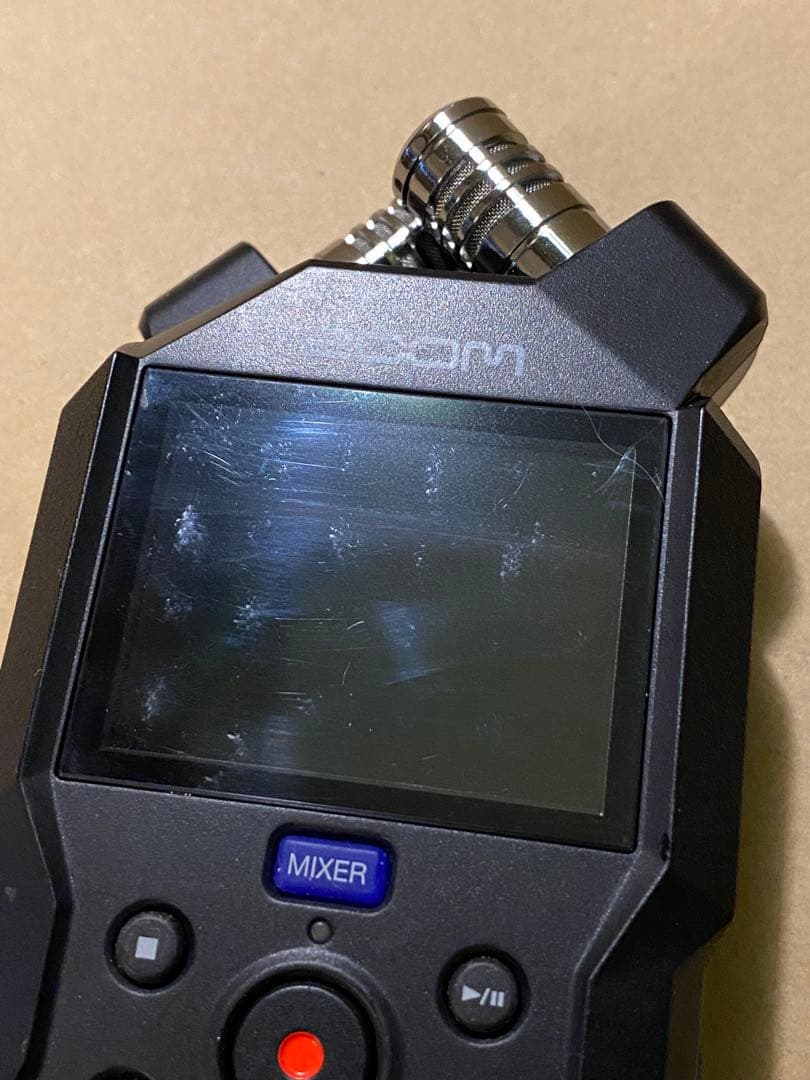 Zoom H4 essential ハンディレコーダー