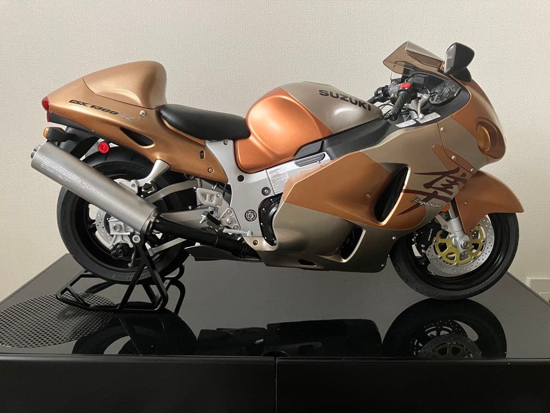 デアゴスティーニ SUZUKI GSX1300R 隼 組立完成品